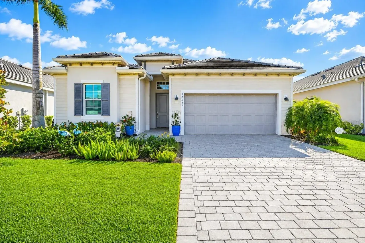 17637 Santorini Ct, Venice